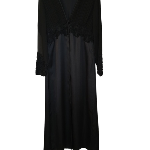 Elegant Black Lace Trim Robe - Picture 1 of 5